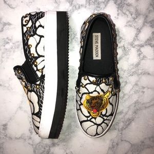 Steve Madden slip on sneakers